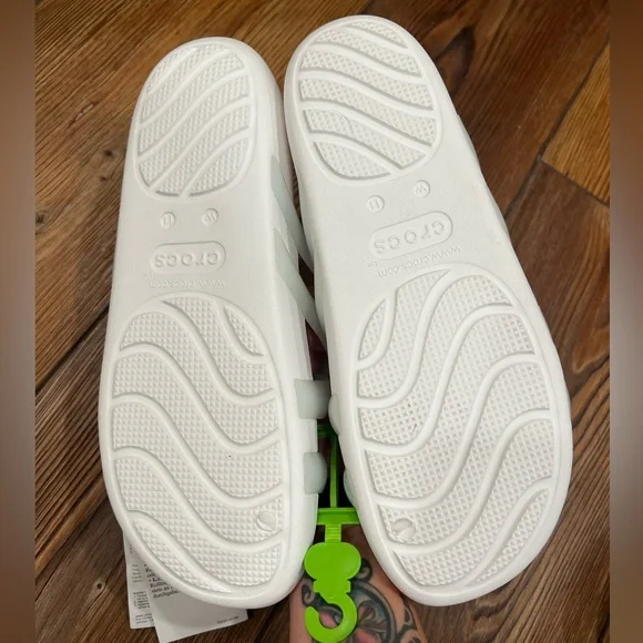 CROCS Splash Gloss Strappy Sandals - Picture 2 of 2